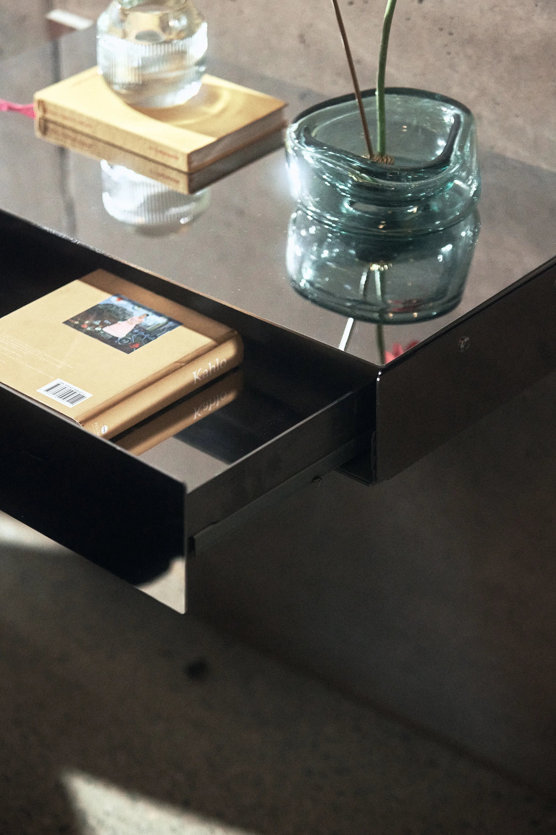 Cajón flotante 0001 | 1000